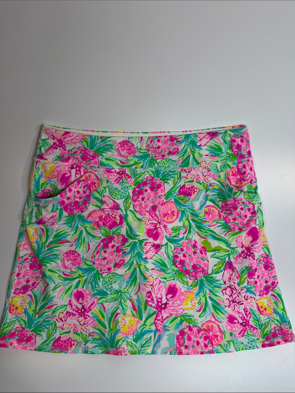 Lilly Pulitzer Bright Pink Tropical Luxletic Skort. Large - Picture 1 of 5